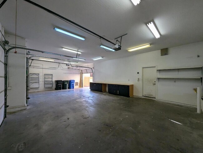 Building Photo - 3310 W Latona Rd