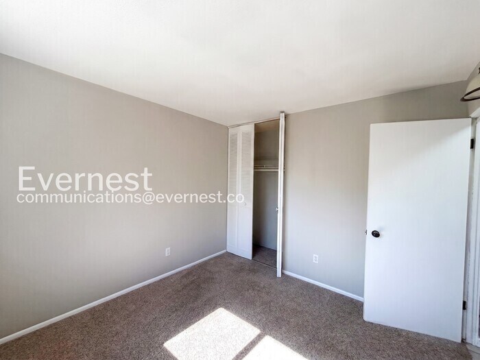 Building Photo - 4096 Colony Hills Cir