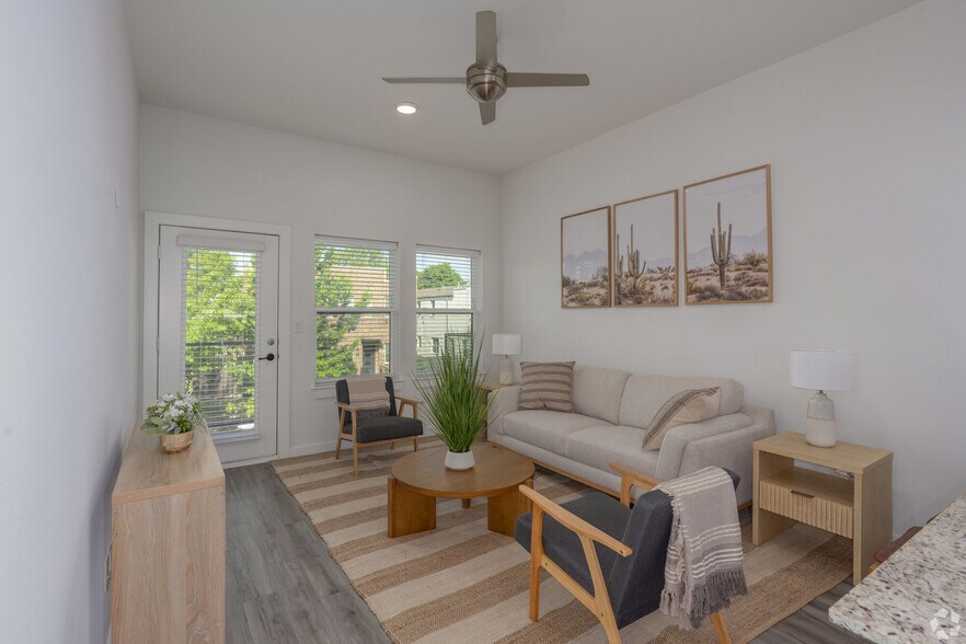 Building Photo - Park 7