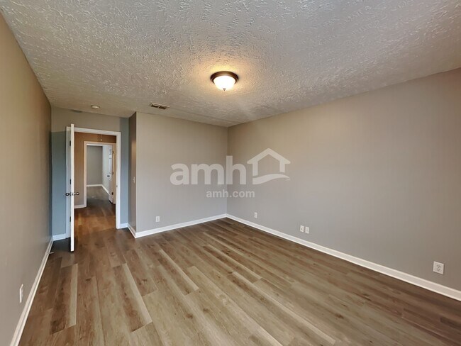 Building Photo - 3628 Coles Branch Dr