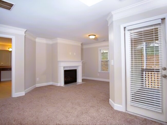 Building Photo - 3015 Carrick Rd