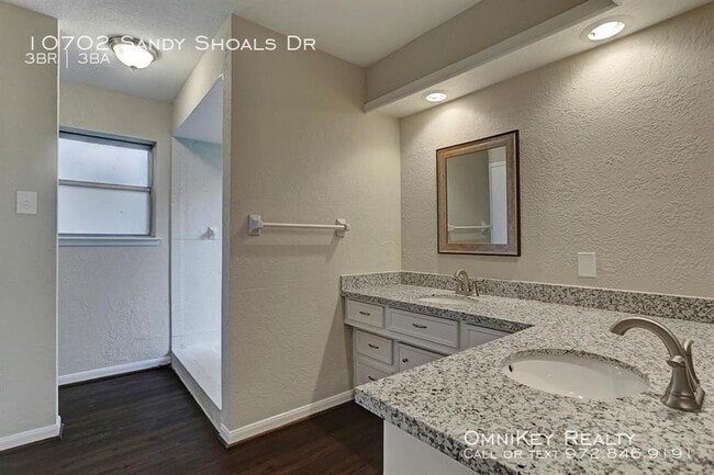 Building Photo - 10702 Sandy Shoals Dr