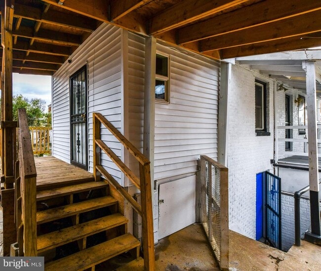 Building Photo - 3802 Cedar Dr