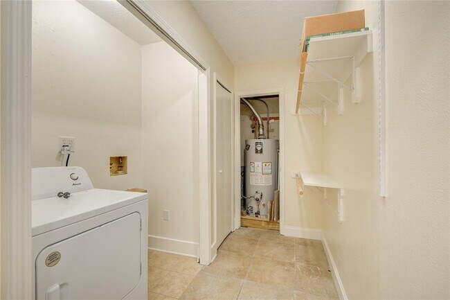 Building Photo - 5006 Westfield Village Dr