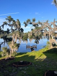 Building Photo - Beautiful lake front home in Lake Park