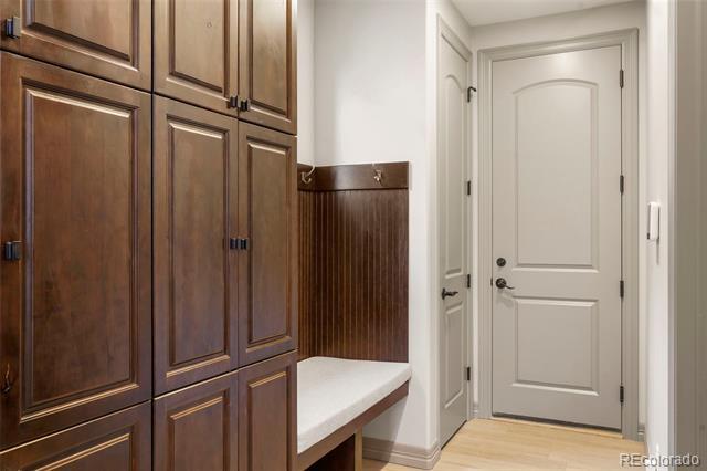 Building Photo - 15252 W Warren Dr