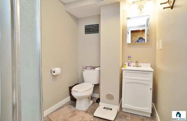 Building Photo - 4 Bedroom House for Rent