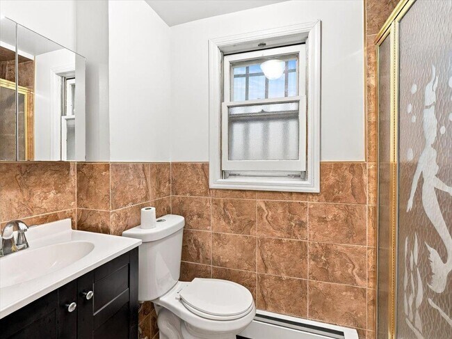 Building Photo - 89 Bleecker St