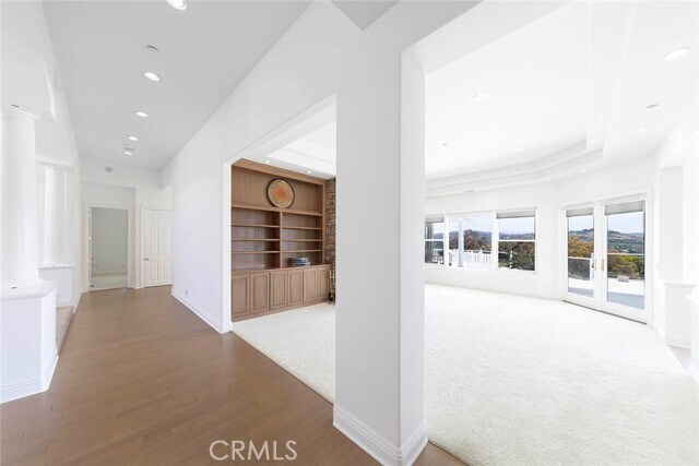 Building Photo - 12 San Remo