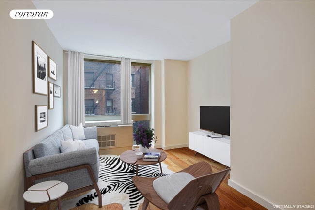 Primary Photo - 121 E 23rd St