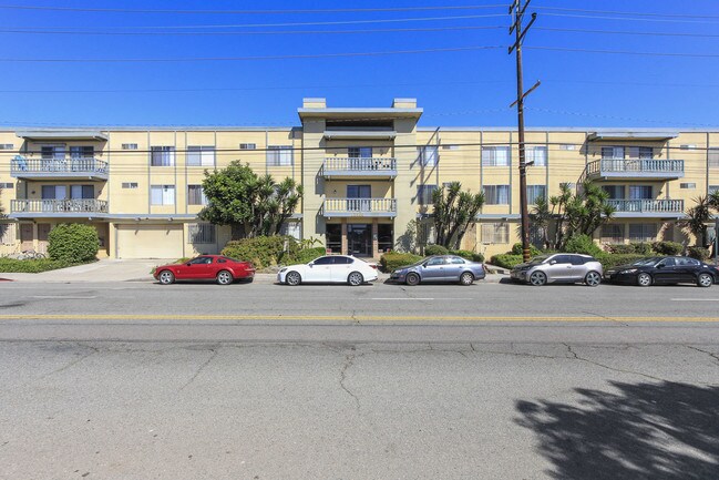Primary Photo - 12500 Culver Blvd