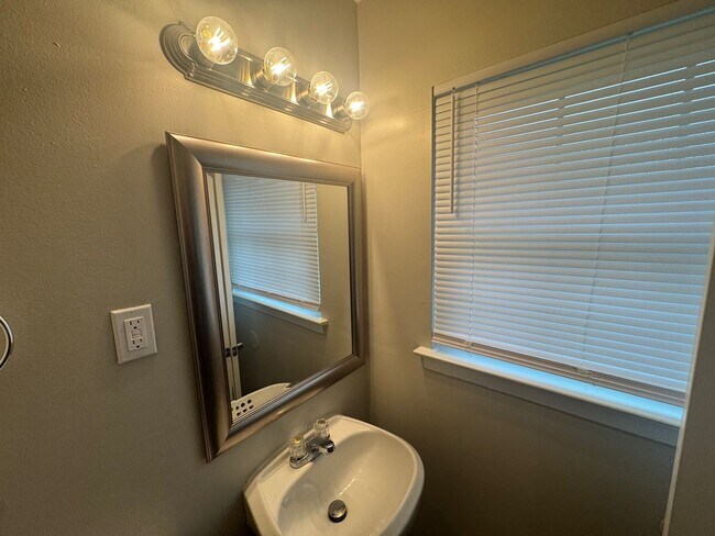 Building Photo - 4613 White Fox St