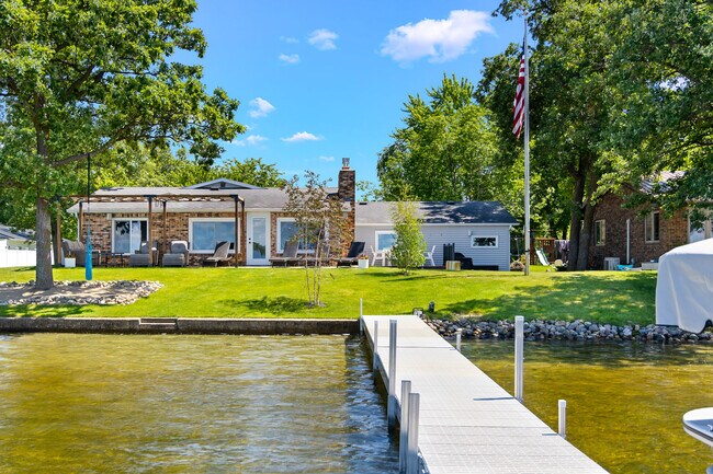 Lakeside - 27166 Little Floyd Lake Rd