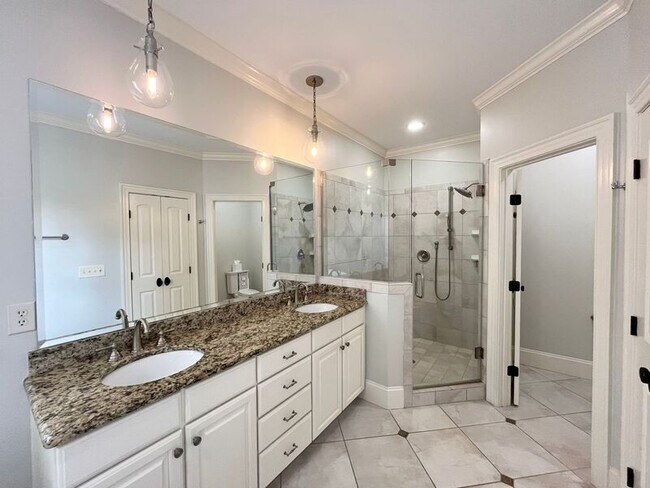 Building Photo - 535 Guilford Cir