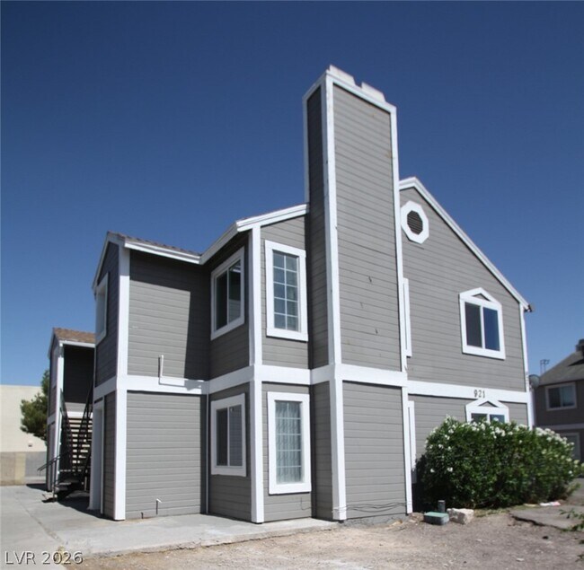 Building Photo - 921 Snug Harbor St