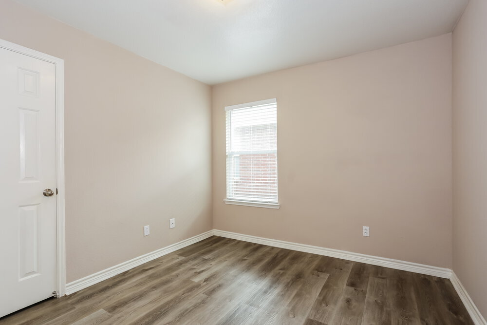 Building Photo - 129 Oriole Dr