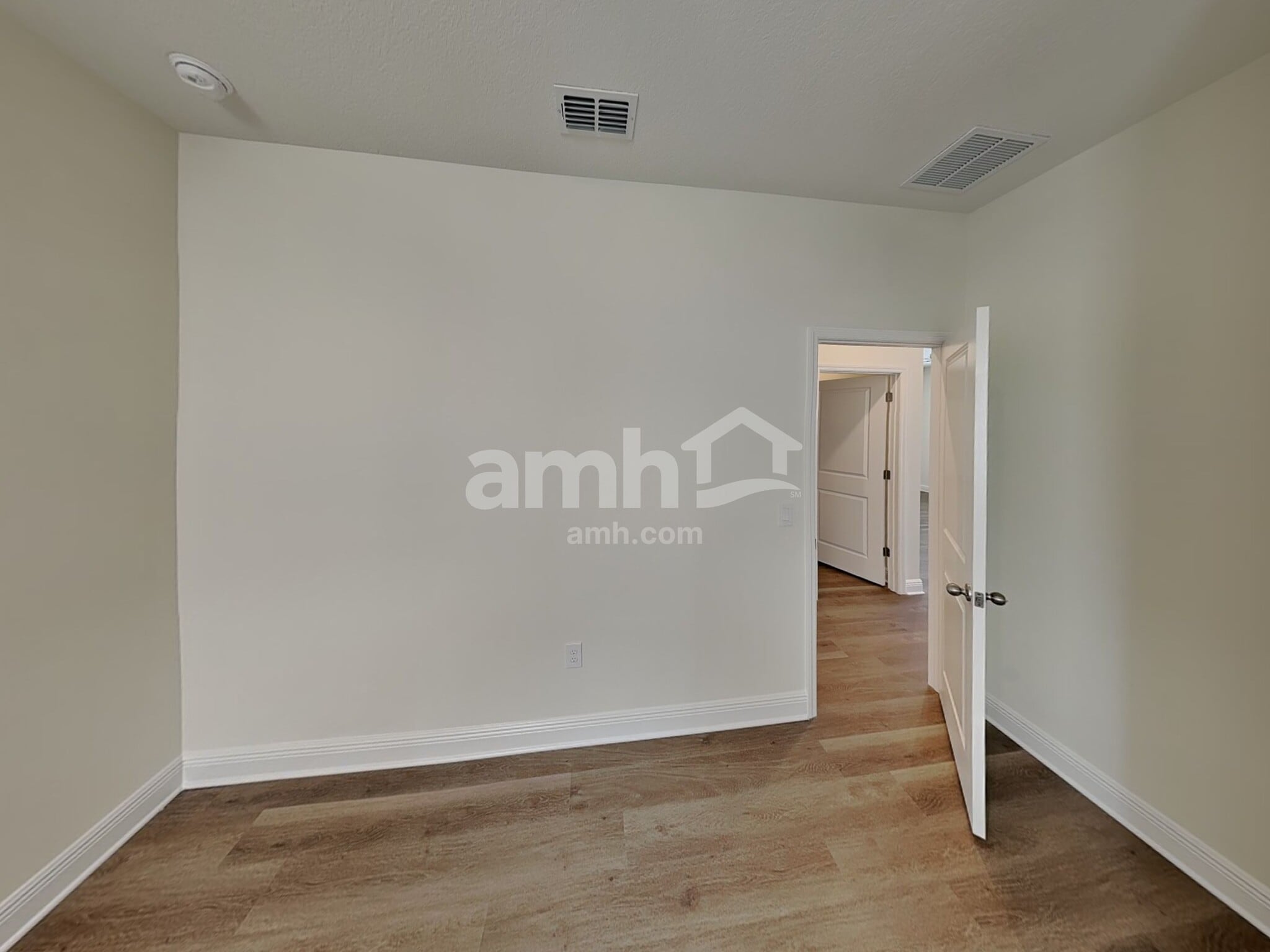 Building Photo - 5993 Sycamore Pl St