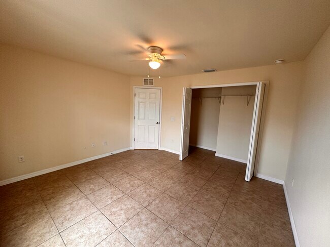 Building Photo - 146 SW 47th Terrace