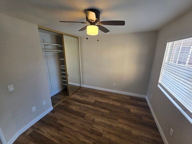 Building Photo - RENOVATED 2BD/1.5 BATH WITH PARKING, LAUNDRY, AND FULL H-VAC