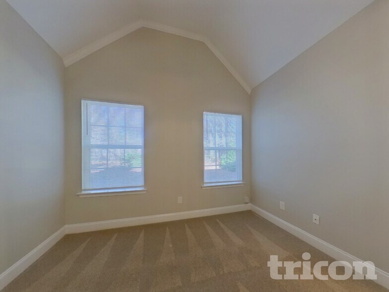 Building Photo - 162 Meadow Spring Ct