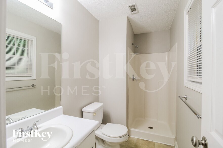 Building Photo - 5354 Crown Oaks Dr