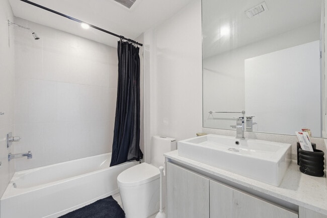 Building Photo - 13800 Highland Dr