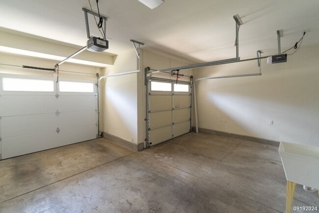 Building Photo - 4 br/2.5 ba Ewa Gentry Tuscany II, Schedul...