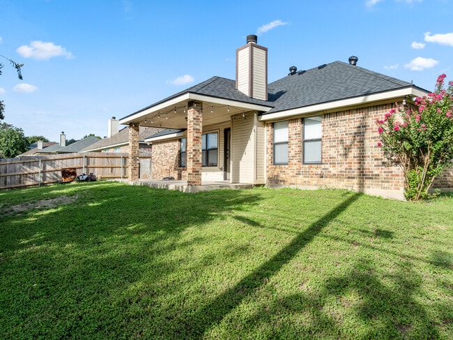 Building Photo - 605 Paintbrush Dr