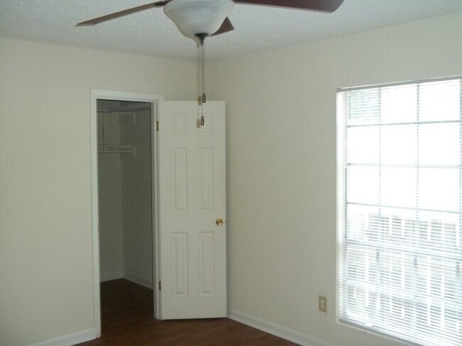 Building Photo - 4709 Harmon Ave