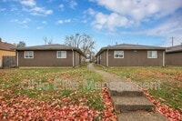 Building Photo - 2460 Hiawatha St