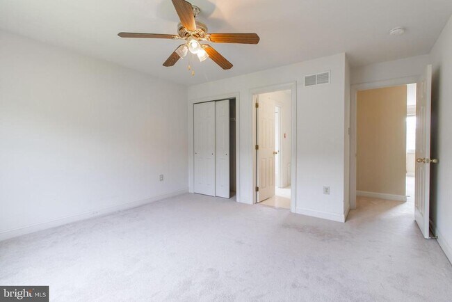 Building Photo - 17 Landon Way