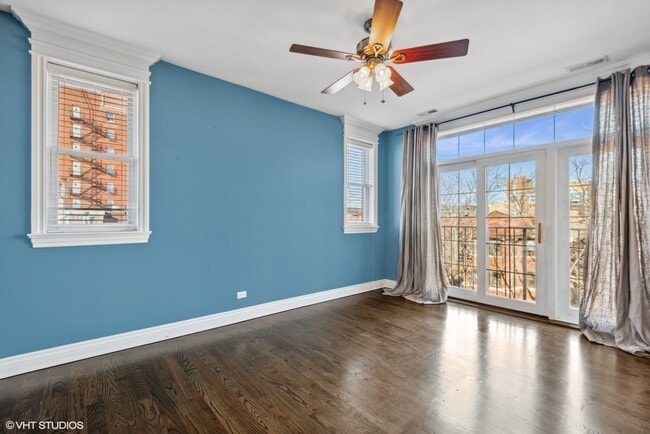 Building Photo - 927 W Agatite Ave