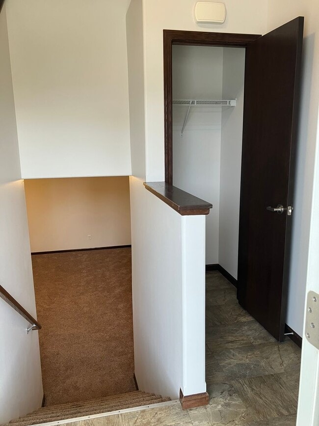 Building Photo - 3 Bed 2 Bath Twin Home