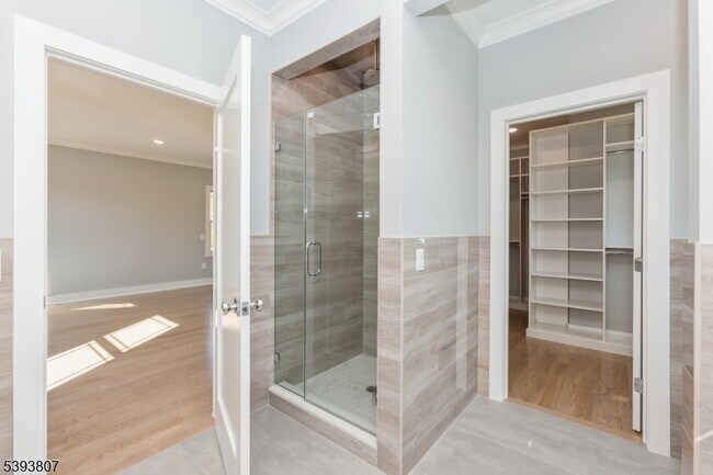 Building Photo - 8 Gregory Rd