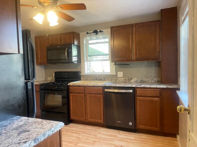 Building Photo - 1408 Purvis Ave