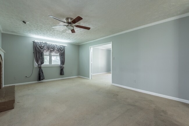 Building Photo - 420 Shelbyville Rd