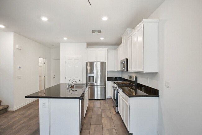 Building Photo - 3 Bed Townhome At Las Vegas Blv and St. Rose Pkwy