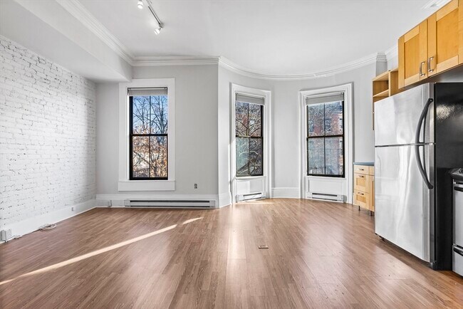 Building Photo - 28 Dartmouth St