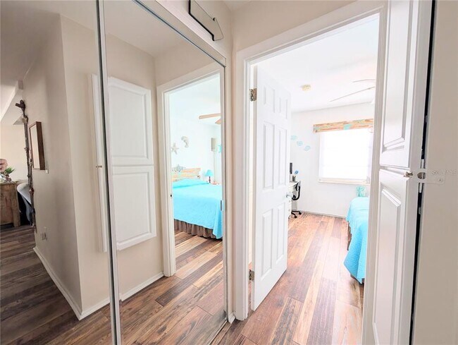 Building Photo - 2328 Canal Dr