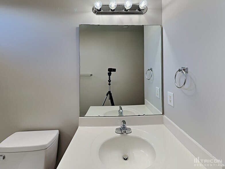 Building Photo - 124 Iron Horse Rd