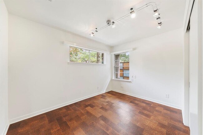 Building Photo - 5221 W 43rd St