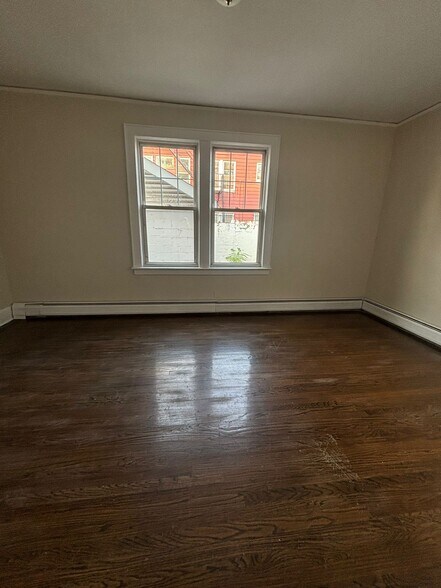 Building Photo - 330 Keer Ave