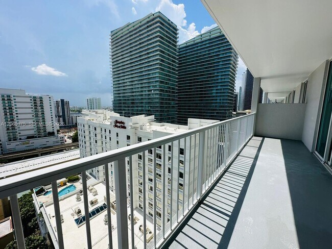 Building Photo - 1250 S Miami Ave