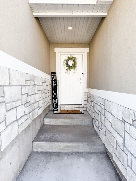 Building Photo - 616 E 625 S