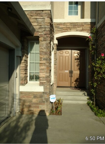 Building Photo - 3265 Cayman Island St