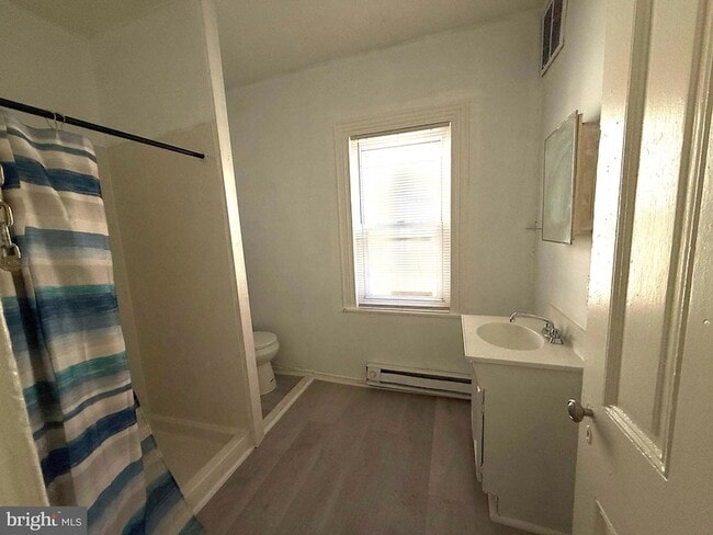 Building Photo - 2013 E Stella St