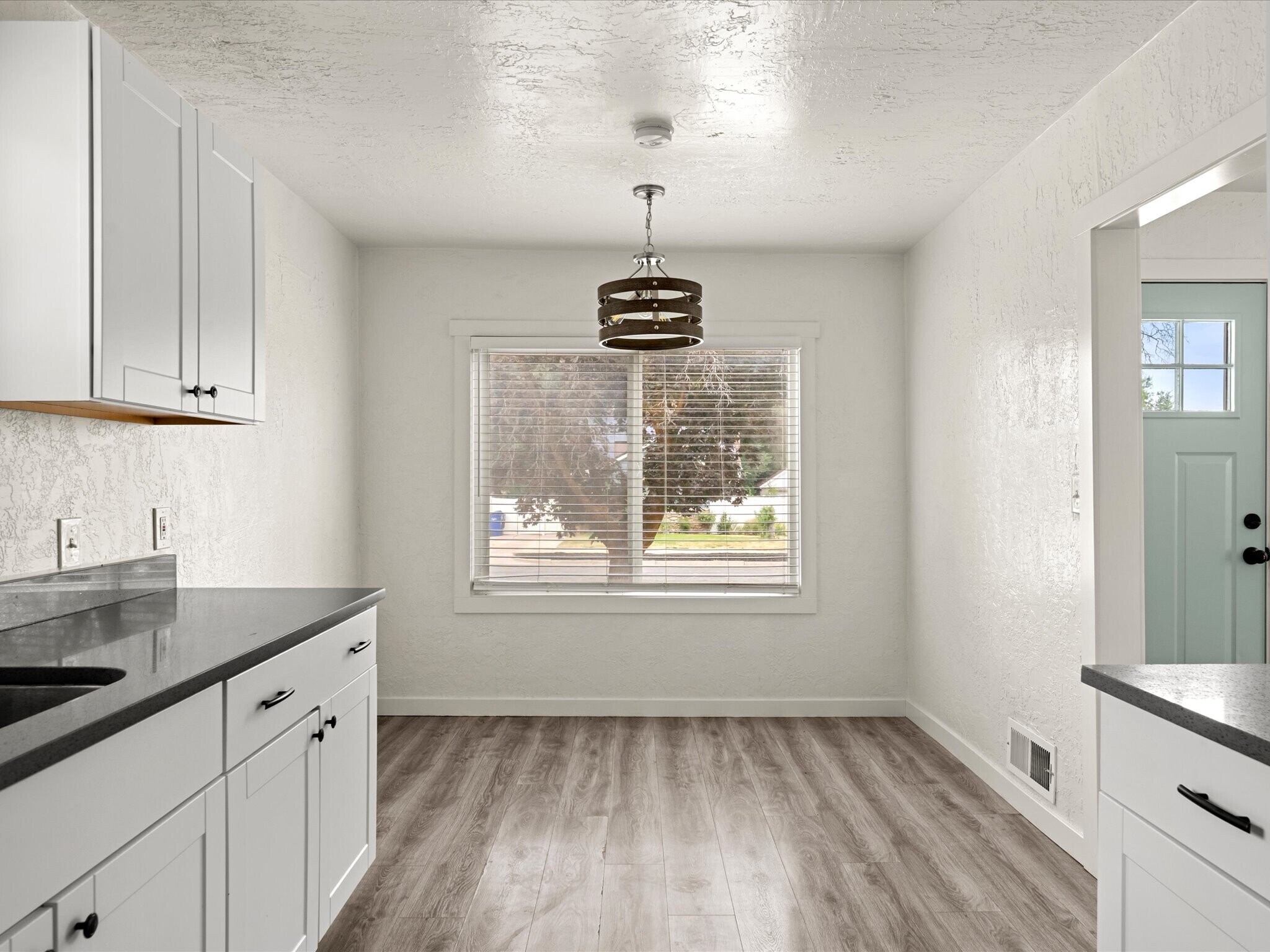 Building Photo - 3568 Orchard Ave