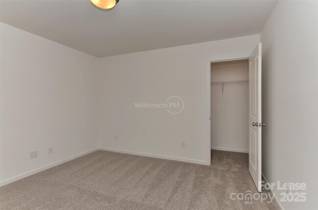 Building Photo - 561 Scotch Meadows Loop