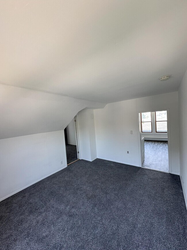 Building Photo - 1720 S 11th St