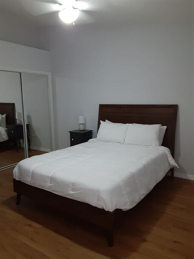 Building Photo - FREE RENT!!!Condo at Club Cortile, Luxury Condominiums and Townhomes.